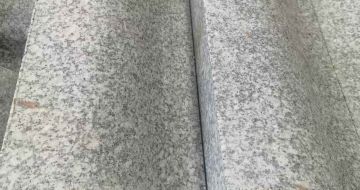 苏州芙蓉白S型拉丝面路沿石