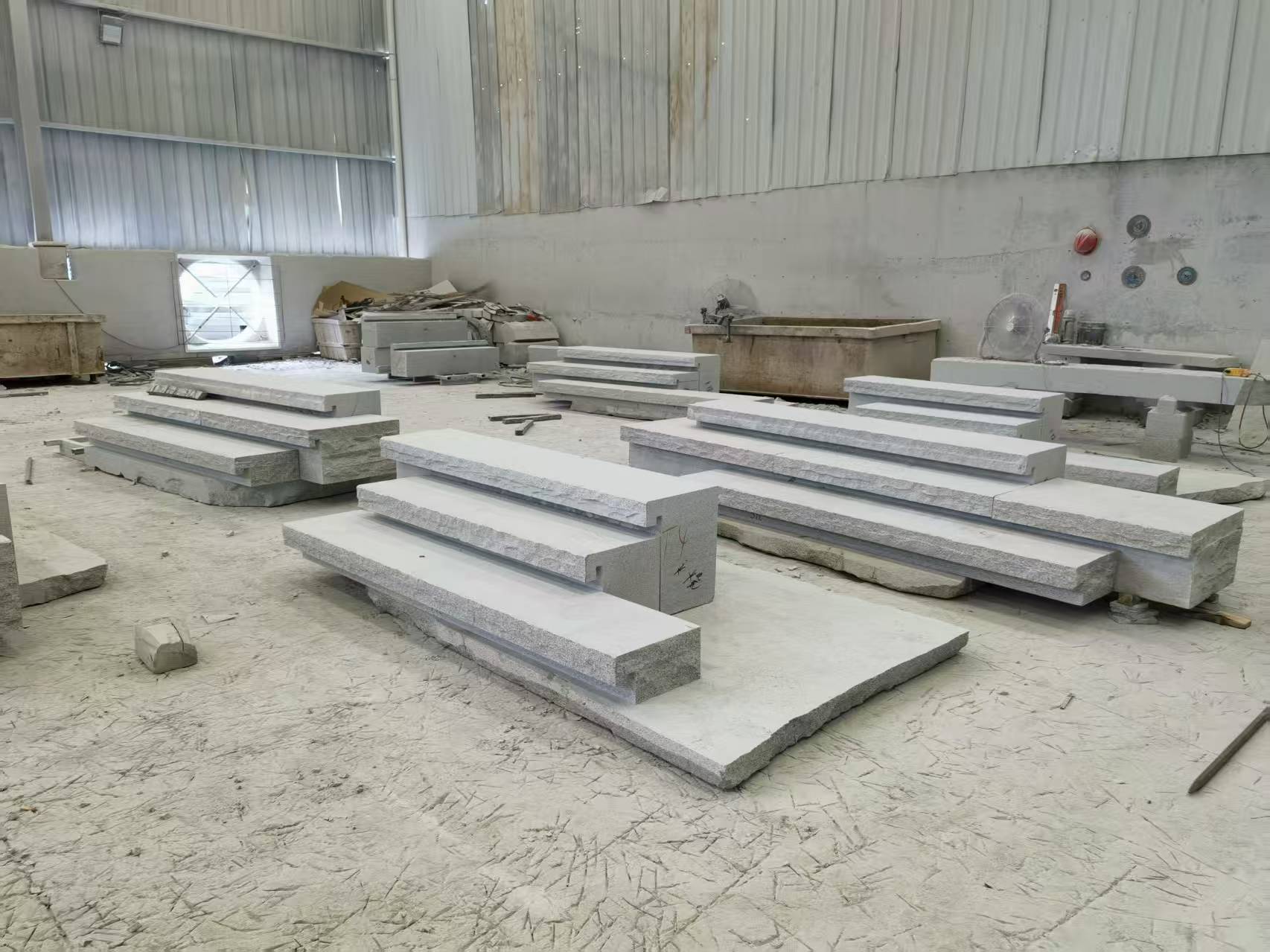 苏州 整石台阶（大面火烧+侧面自然面），出货前厂内拼装