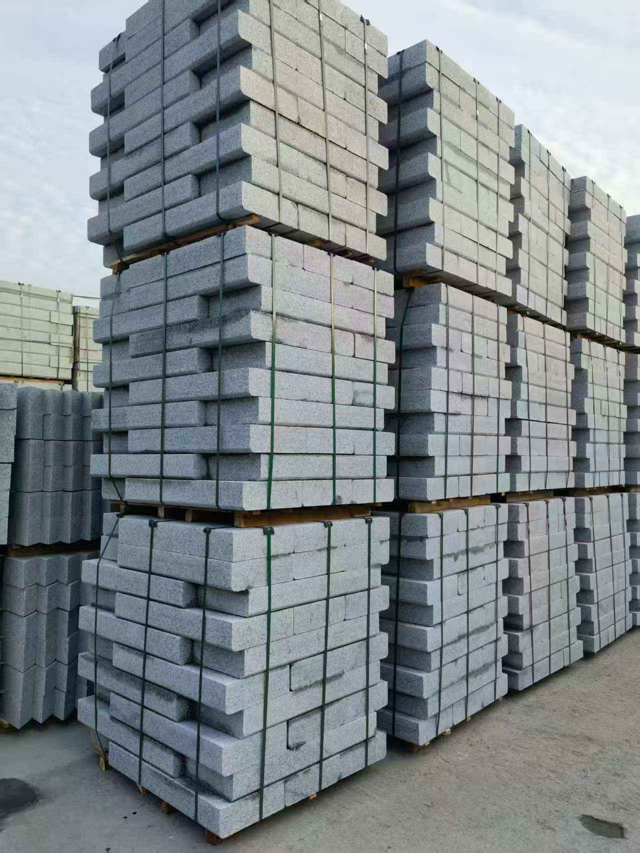 苏州 路沿石（路侧石），颜色一致，尺寸标准