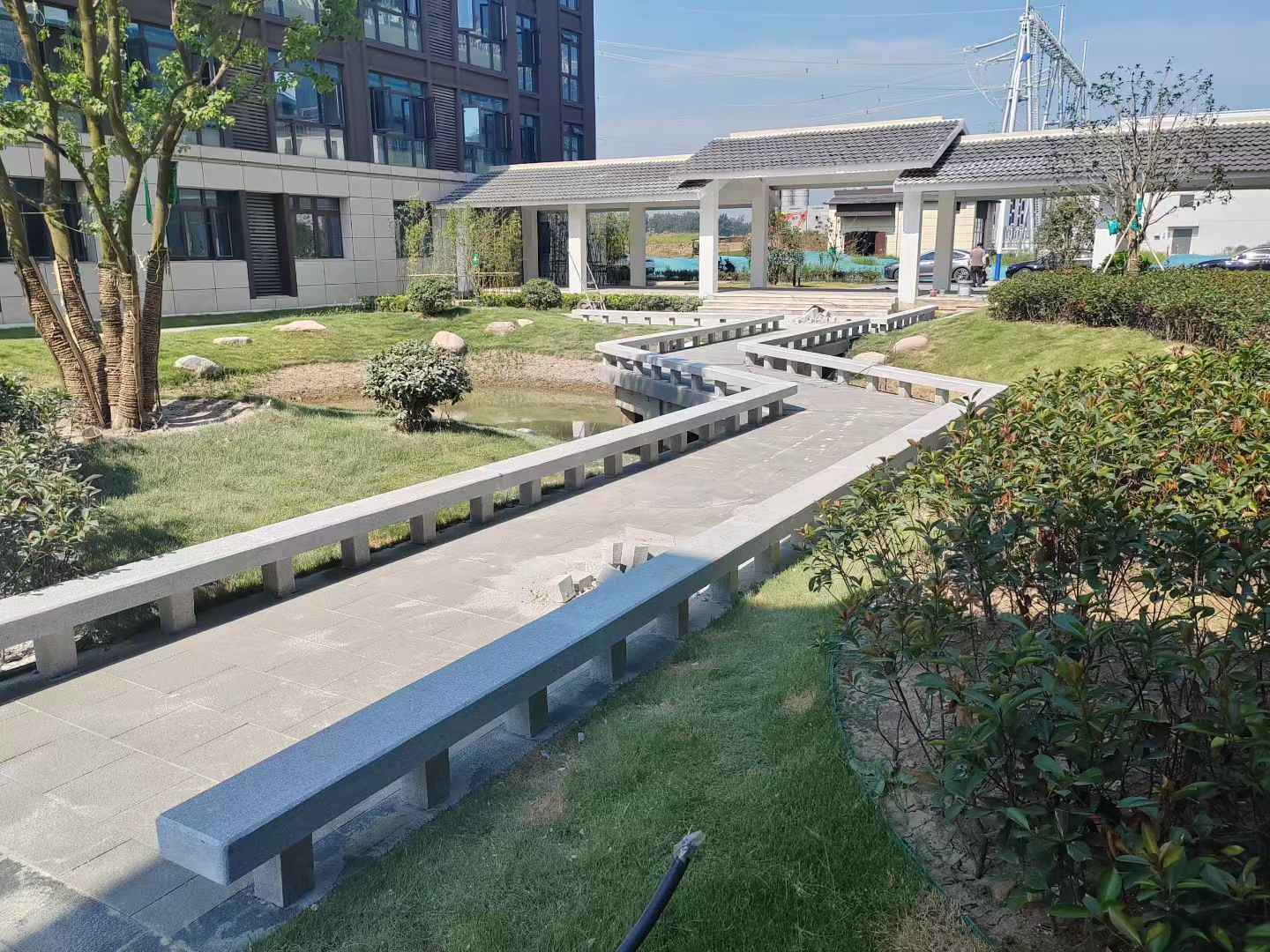 苏州 芝麻灰小区坐凳&栏杆安装效果