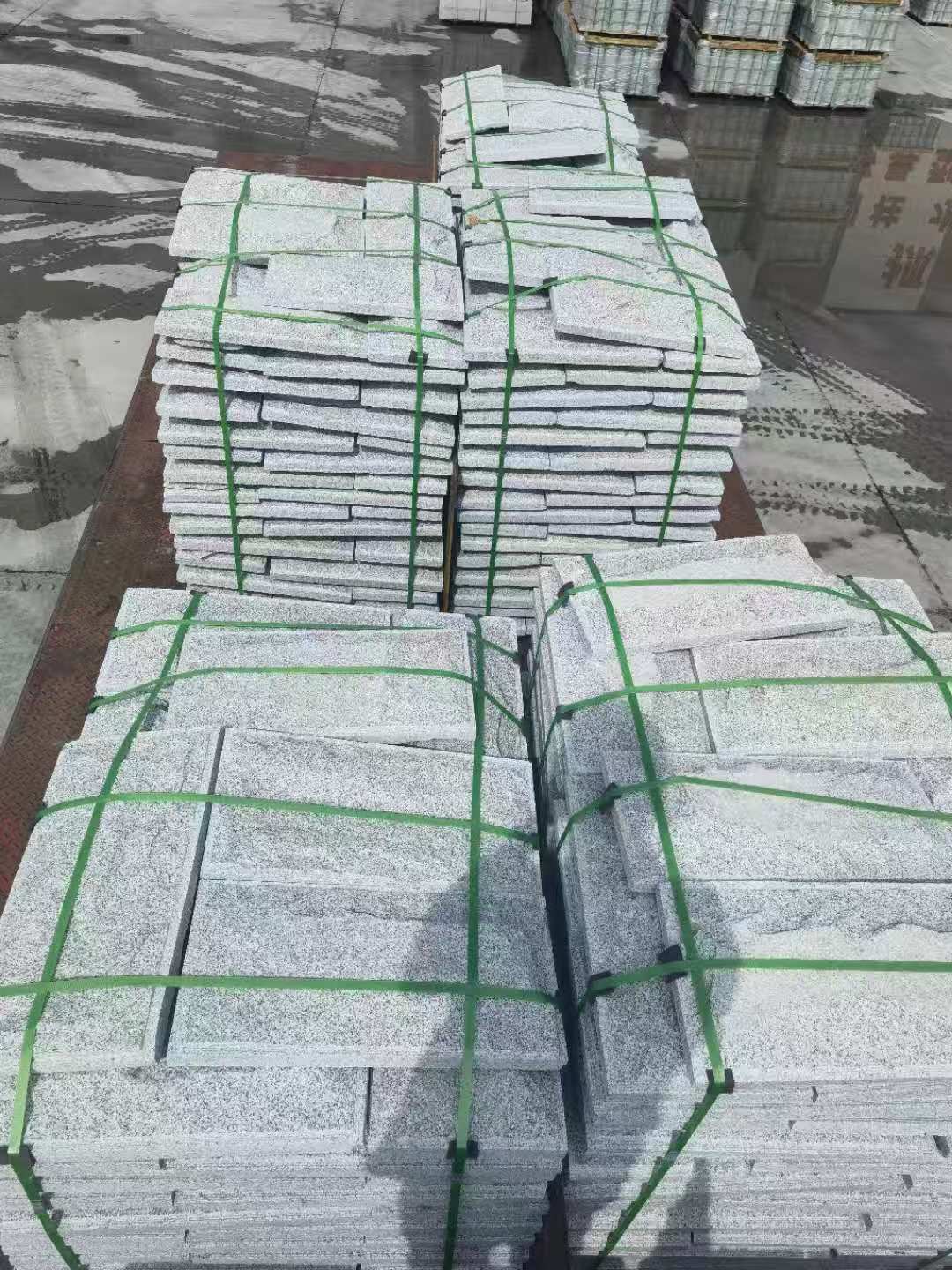 苏州 芝麻白蘑菇石装车出货